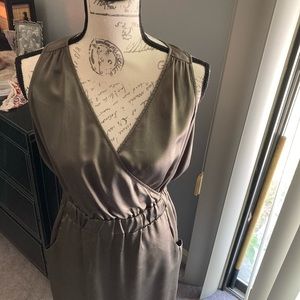 Coffee brown silk dress cross cross front w/elastic band waist Size-4. NWOT
